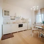 Dimora 13 Apartman